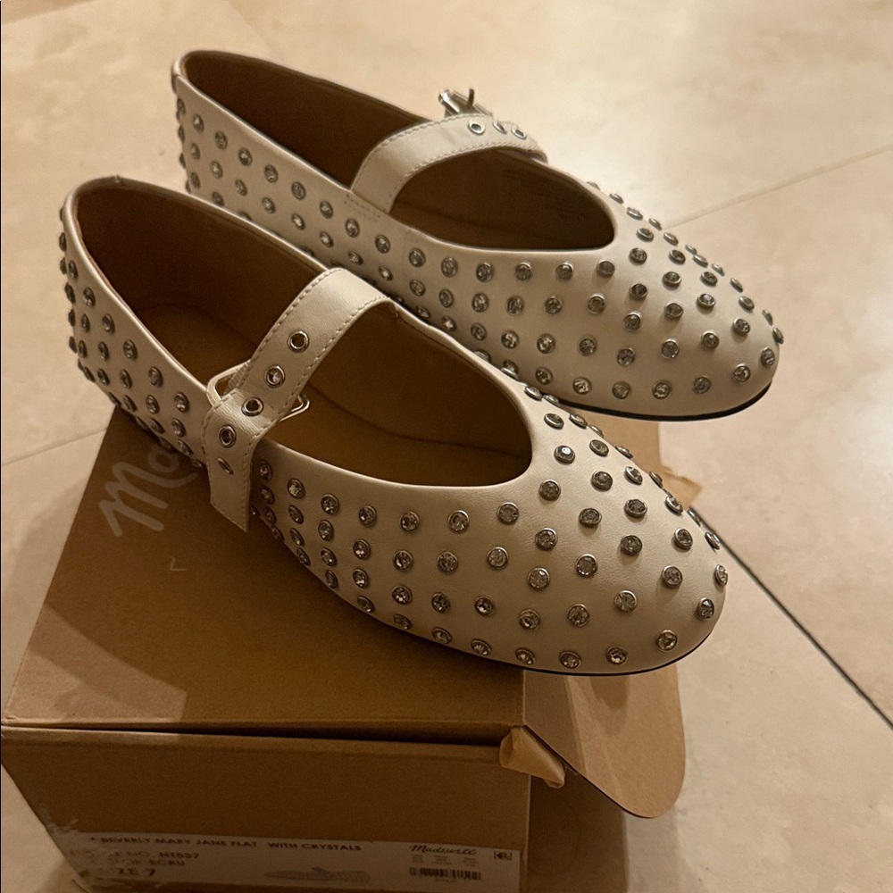 Madewell size 7 Studded Cream Mary Jane Shoes